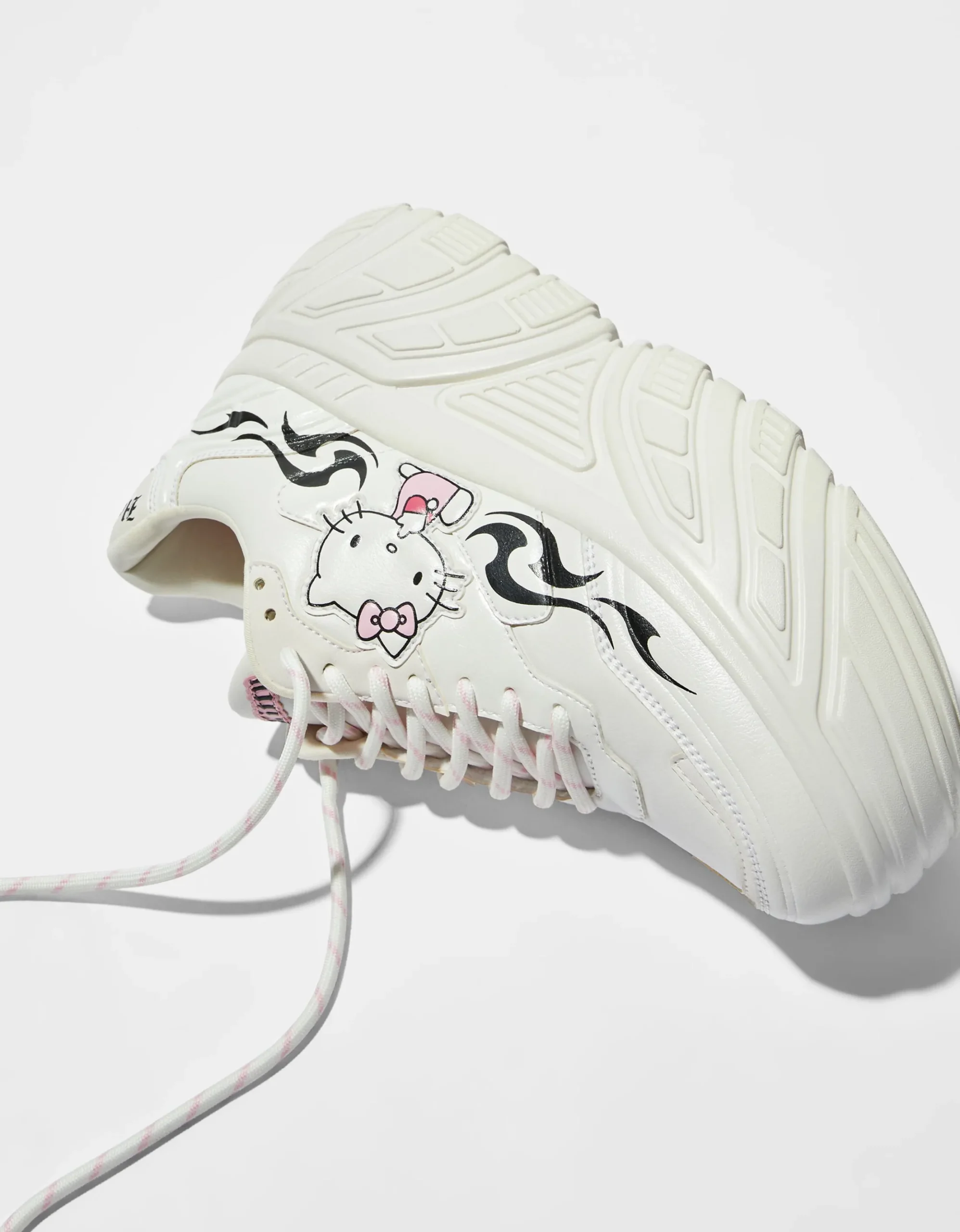 FEMME BERSHKA Cartoons*Baskets montantes Hello Kitty