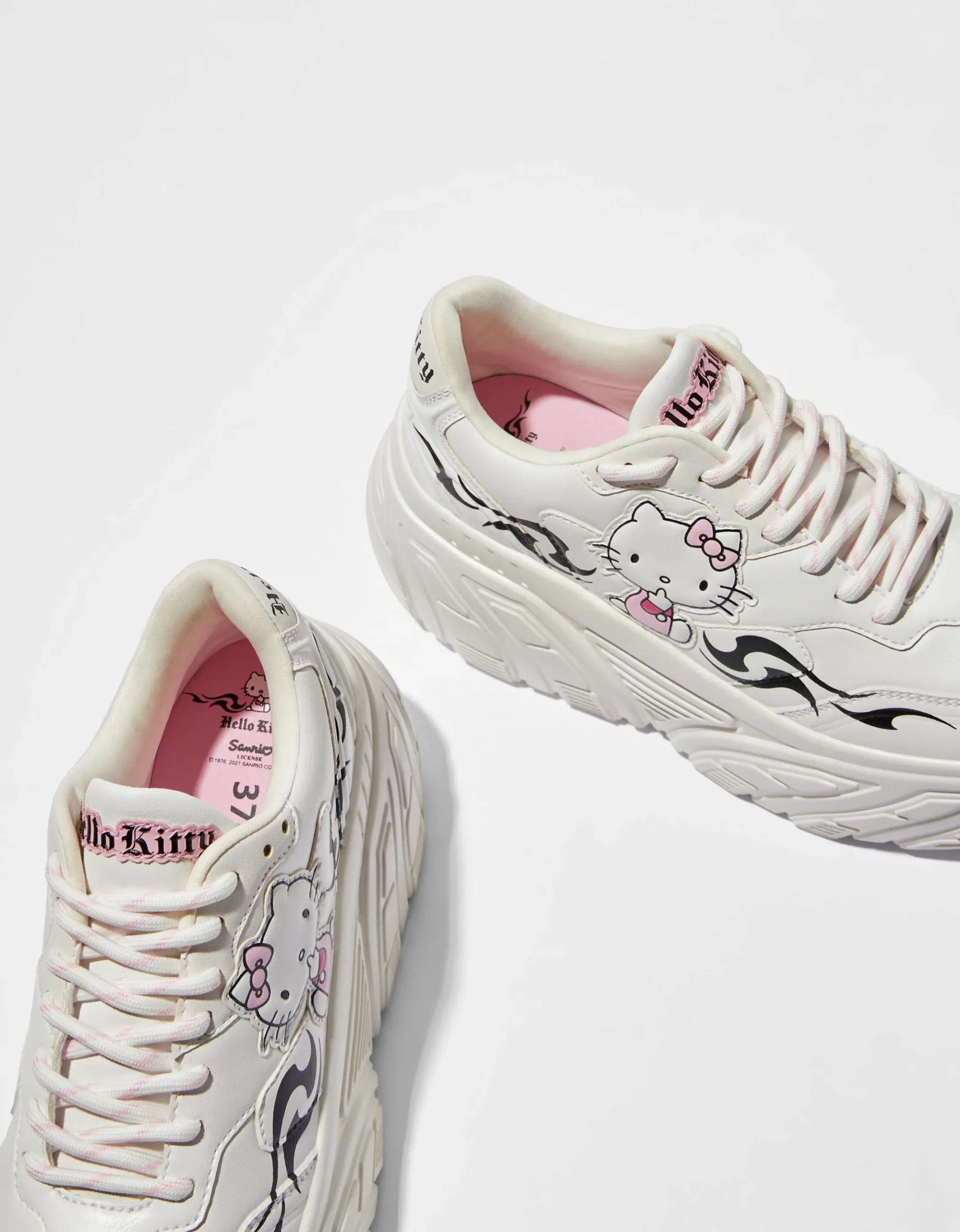 FEMME BERSHKA Cartoons*Baskets montantes Hello Kitty