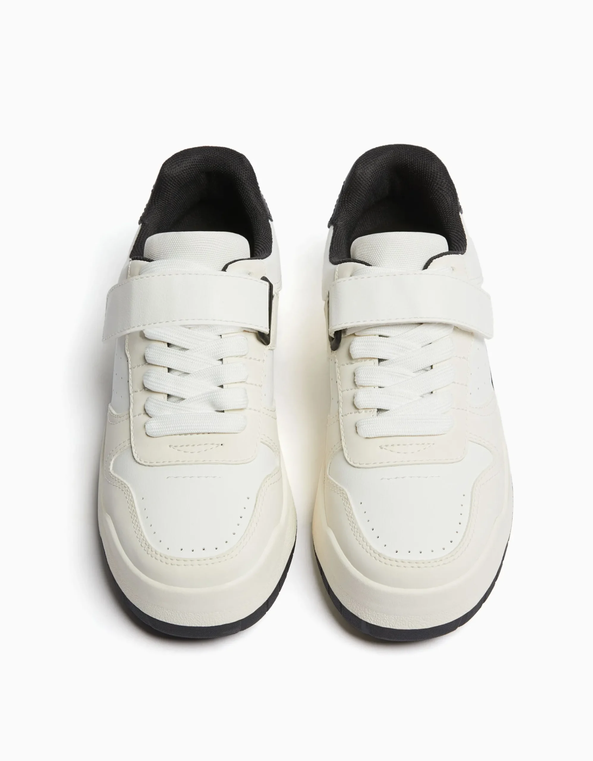 FEMME BERSHKA Survêtement*Baskets perforées détail bride