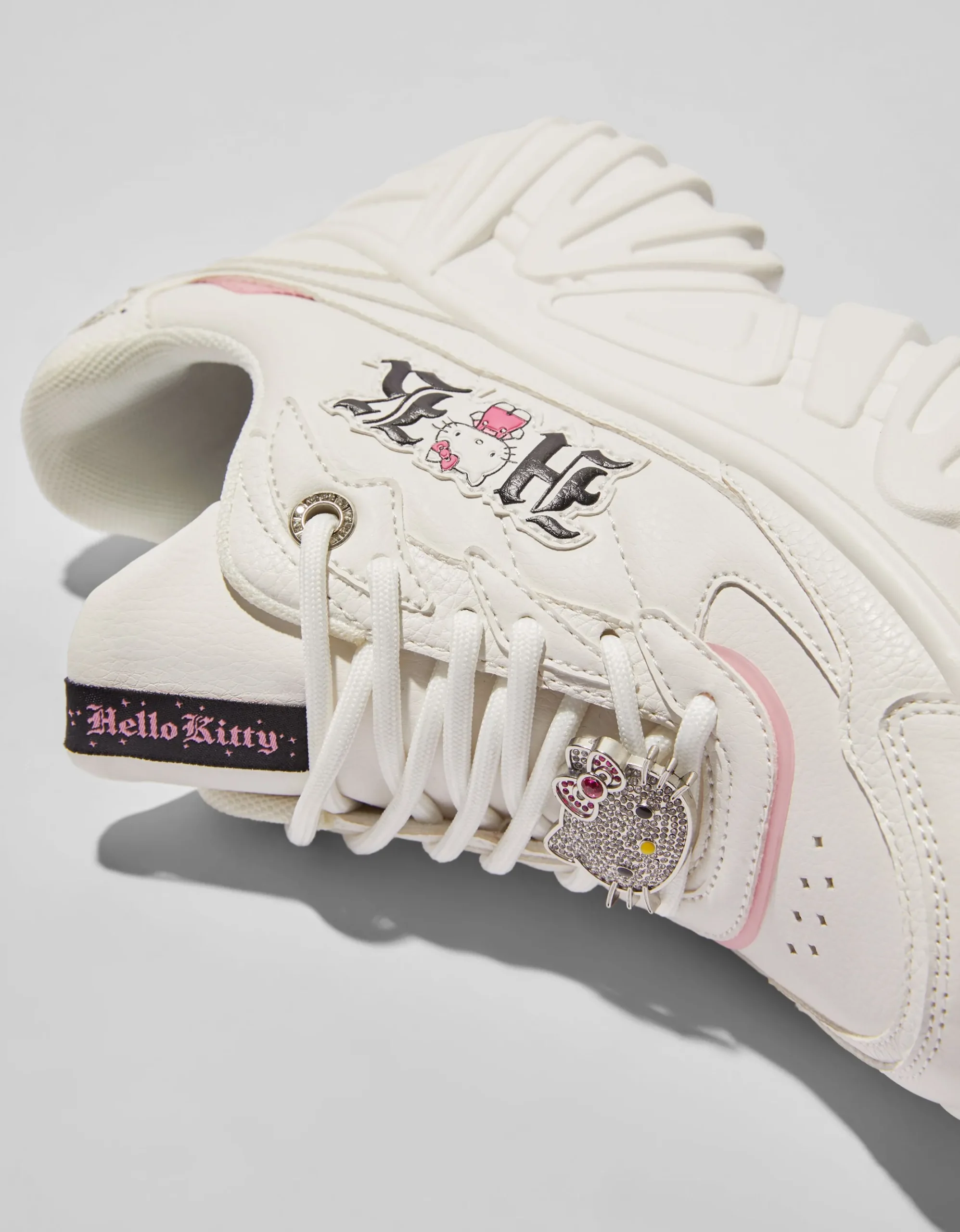 FEMME BERSHKA Cartoons*Baskets plateforme Hello Kitty bijou