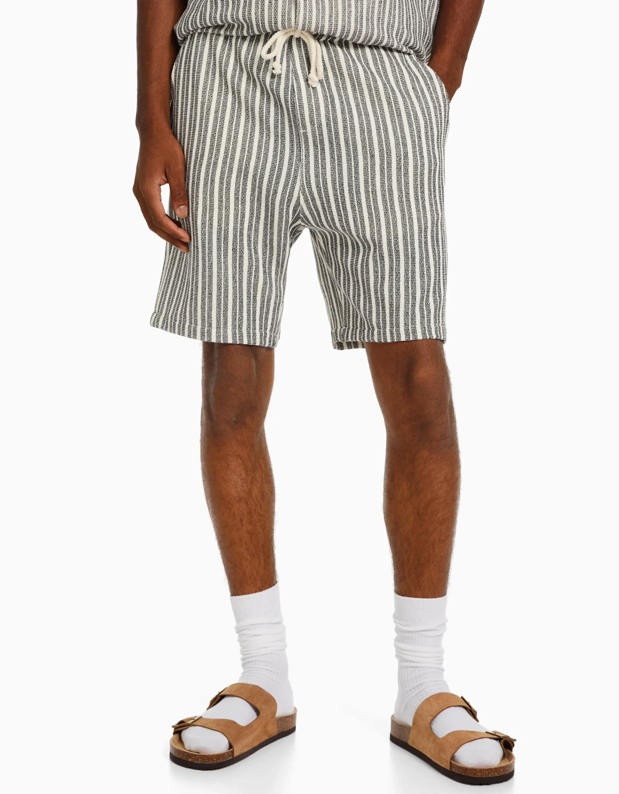 HOMME BERSHKA Bermudas*Bermuda jogger rustique rayures