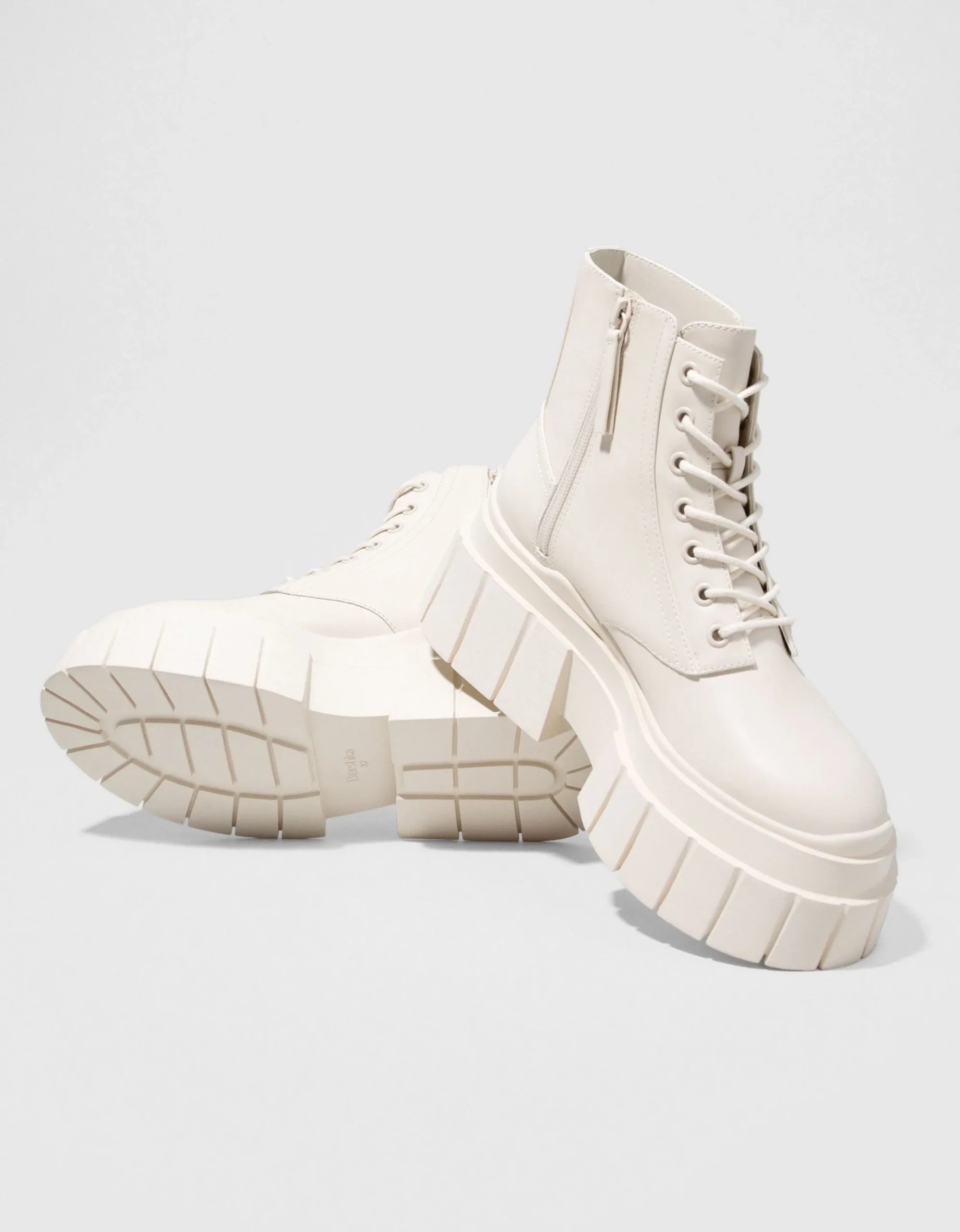 FEMME BERSHKA Bottes et bottines*Bottines à lacets plateforme rayée