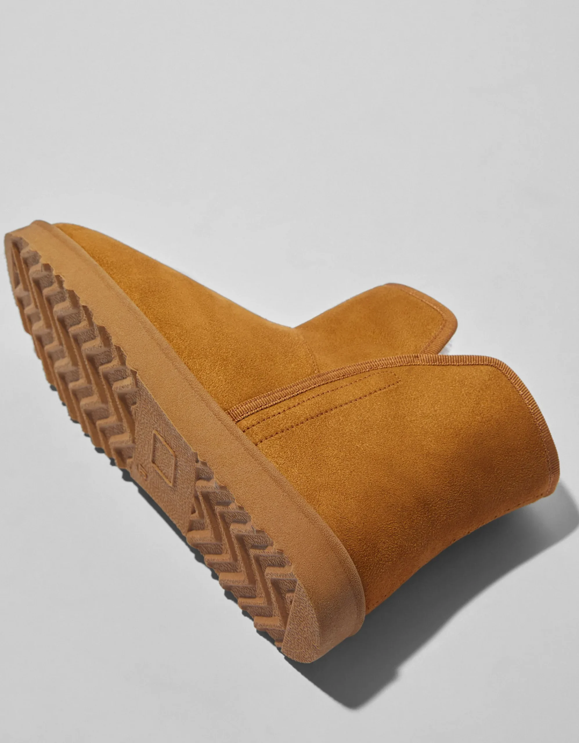 FEMME BERSHKA Bottes et bottines*Bottines doublure fausse fourrure