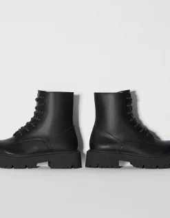 FEMME BERSHKA Similicuir*Bottines plates à lacets