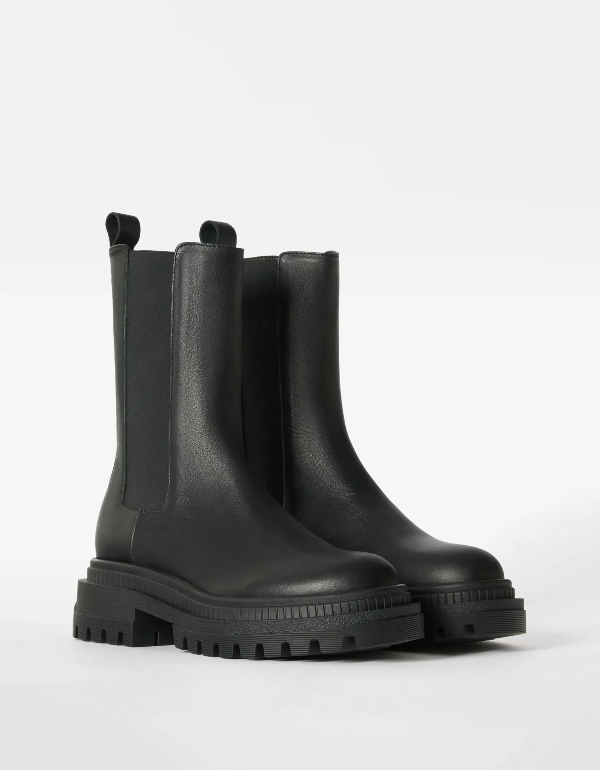 FEMME BERSHKA Similicuir*Bottines plates avec bandes élastiques CUIR