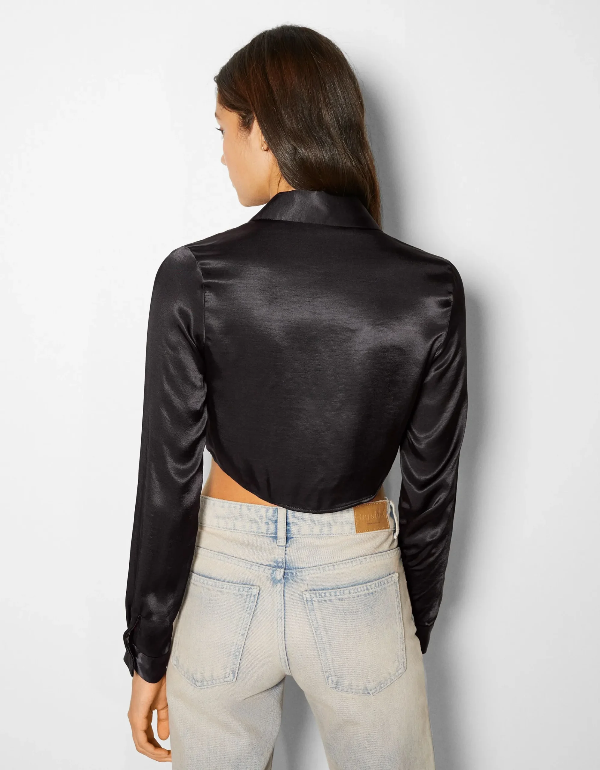 FEMME BERSHKA Chemises et blouses*Chemise cropped manches longues moulante satinée