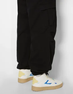 HOMME BERSHKA Pantalons*Jean cargo parachute