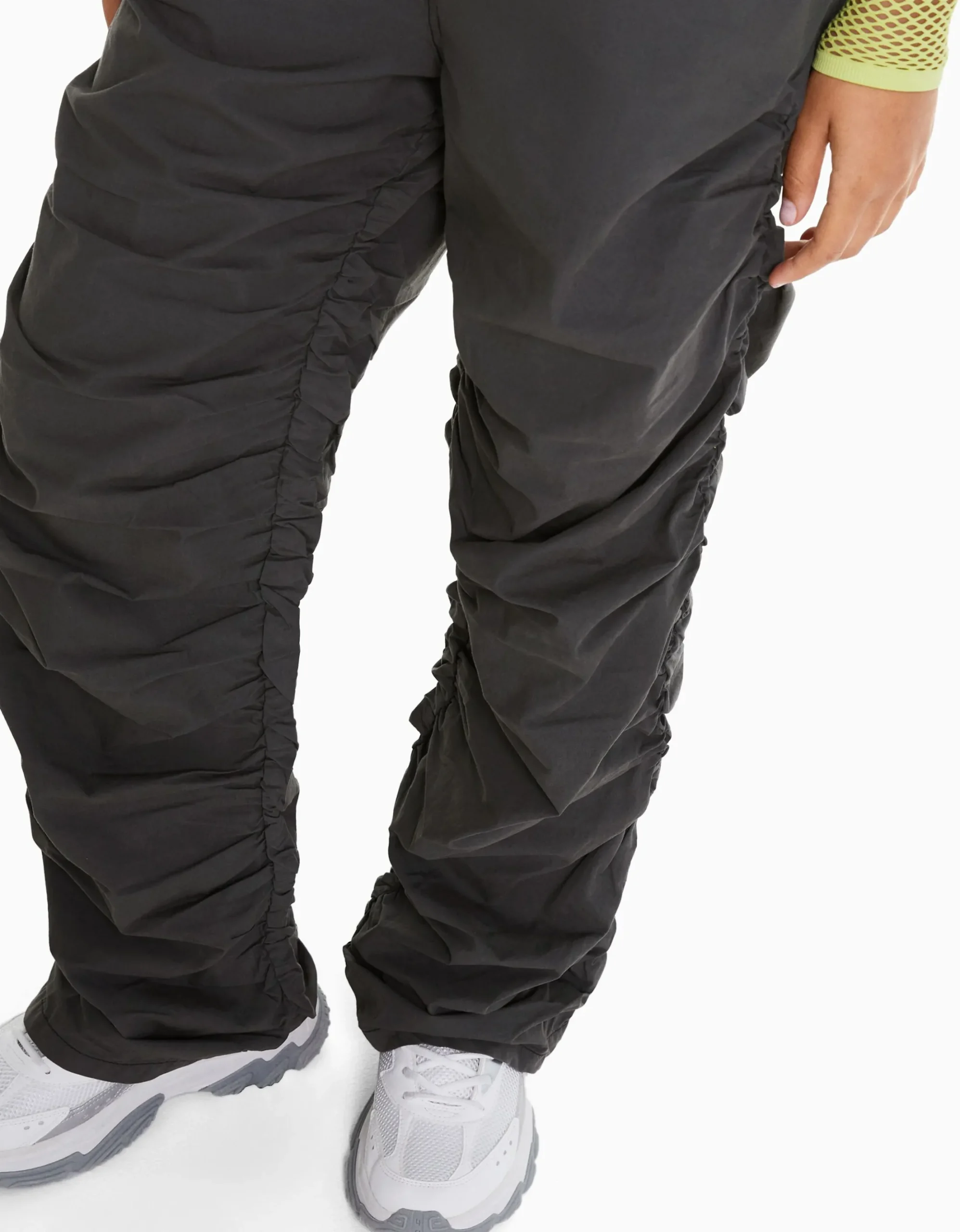 FEMME BERSHKA Vêtements*Jean parachute fronce latérale