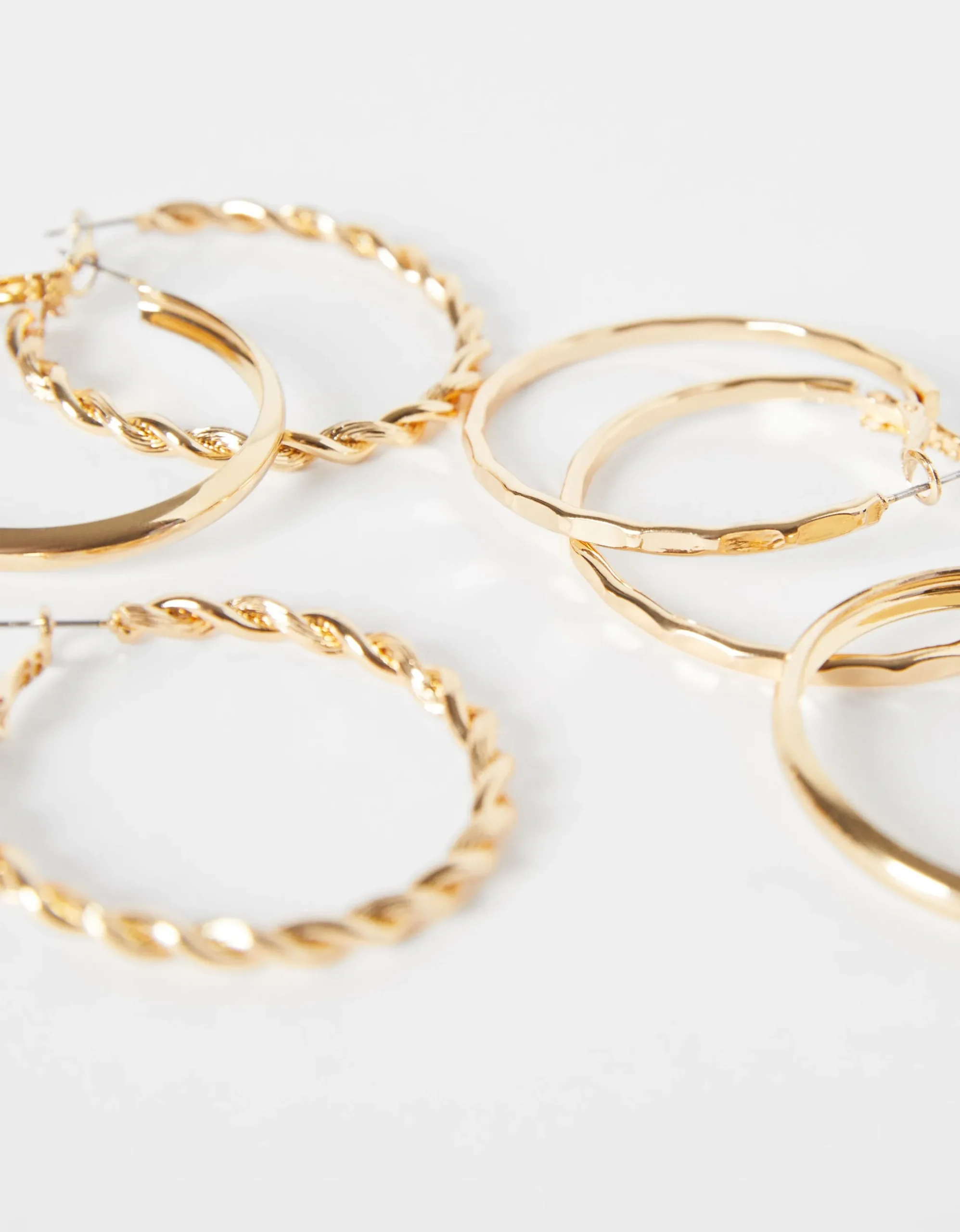 FEMME BERSHKA Tout voir*Lot 3 paires de boucles d’eilles créoles fines texturées