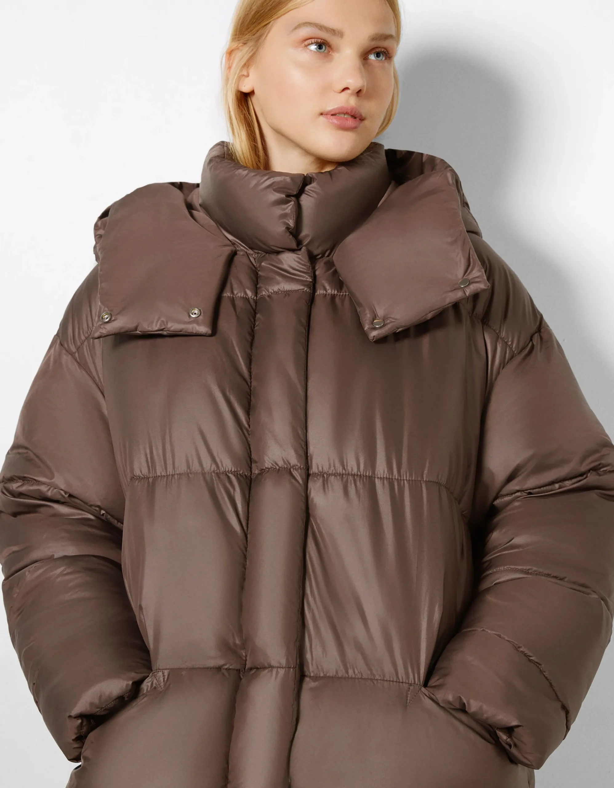 FEMME BERSHKA Trenchs et manteaux*Manteau doudoune long capuche