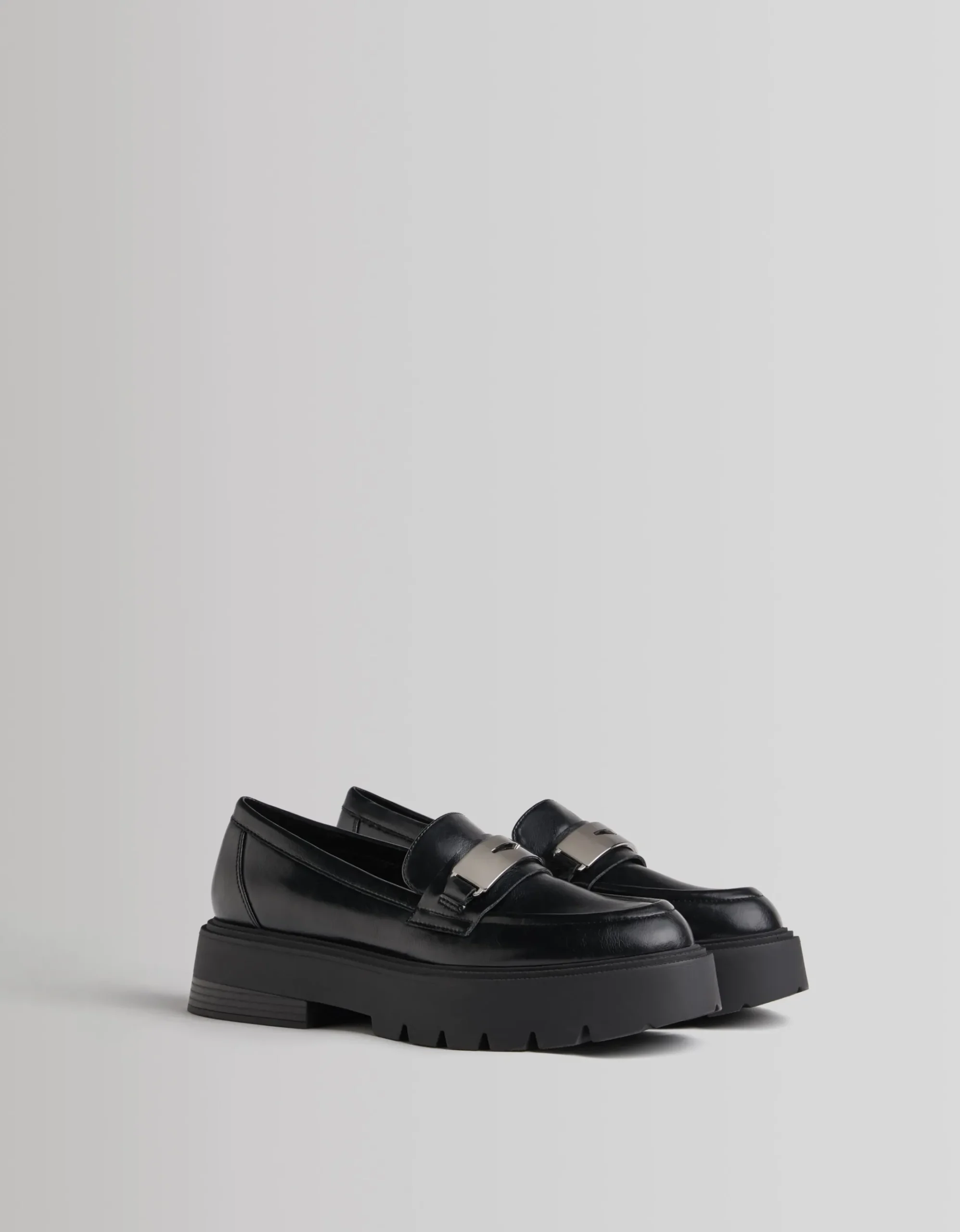 FEMME BERSHKA Chaussures plates*Mocassins détail métallisé