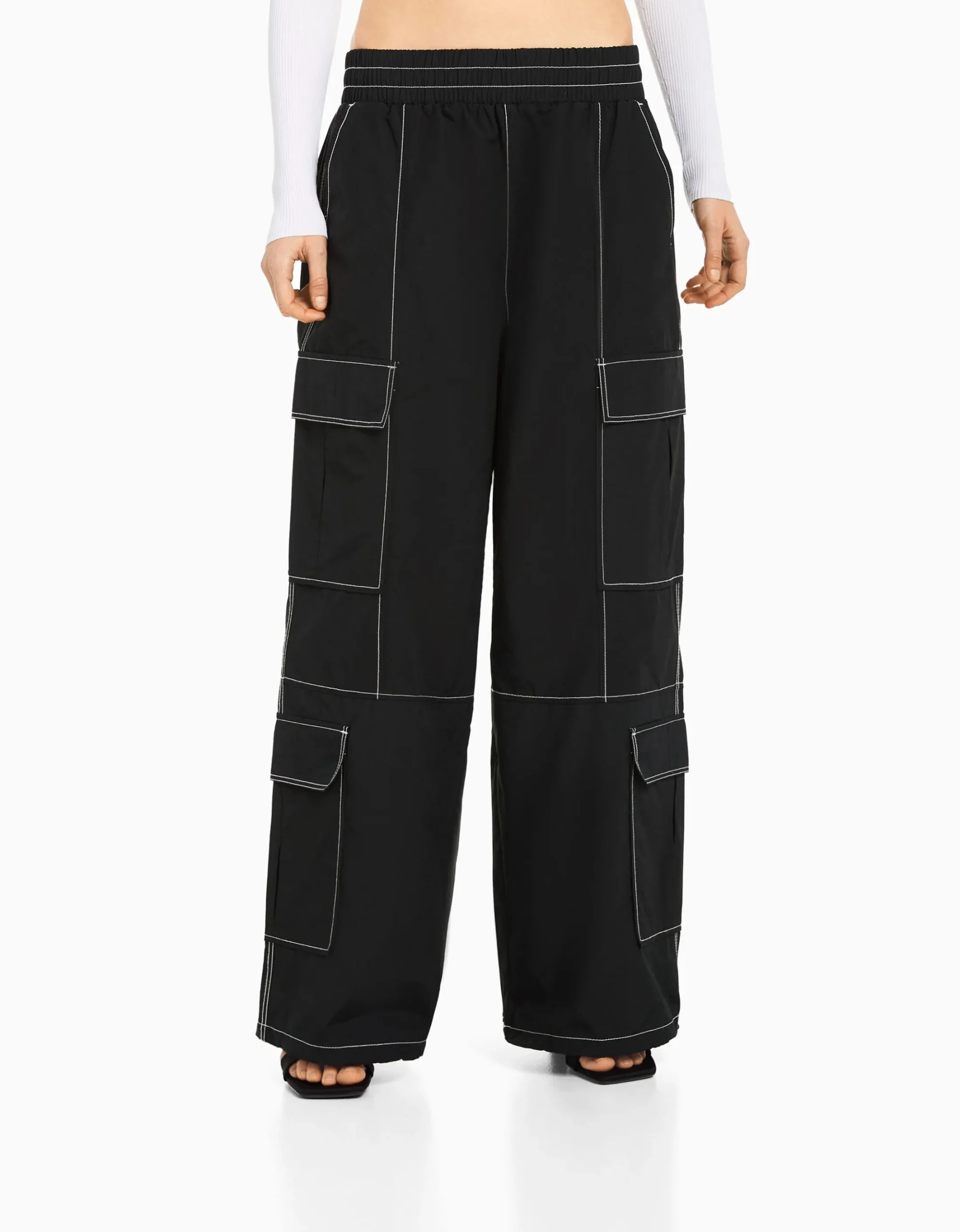 FEMME BERSHKA Vêtements*Pantalon cargo effet nylon fil contraste