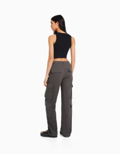 FEMME BERSHKA Pantalons*Pantalon cargo moulant serge multipoches