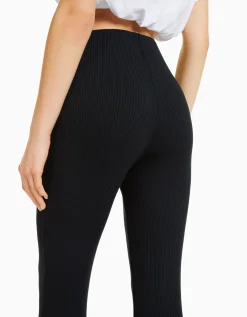 FEMME BERSHKA Pantalons*Pantalon flare bord-côte