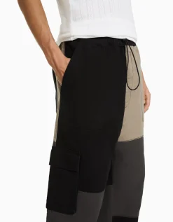 HOMME BERSHKA Cargo et parachute*Pantalon jogger cargo color block
