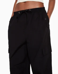 FEMME BERSHKA Pantalons*Pantalon jogger cargo parachute