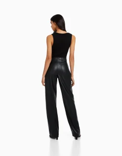FEMME BERSHKA Pantalons*Pantalon straight slim similicuir
