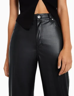 FEMME BERSHKA Pantalons*Pantalon straight slim similicuir