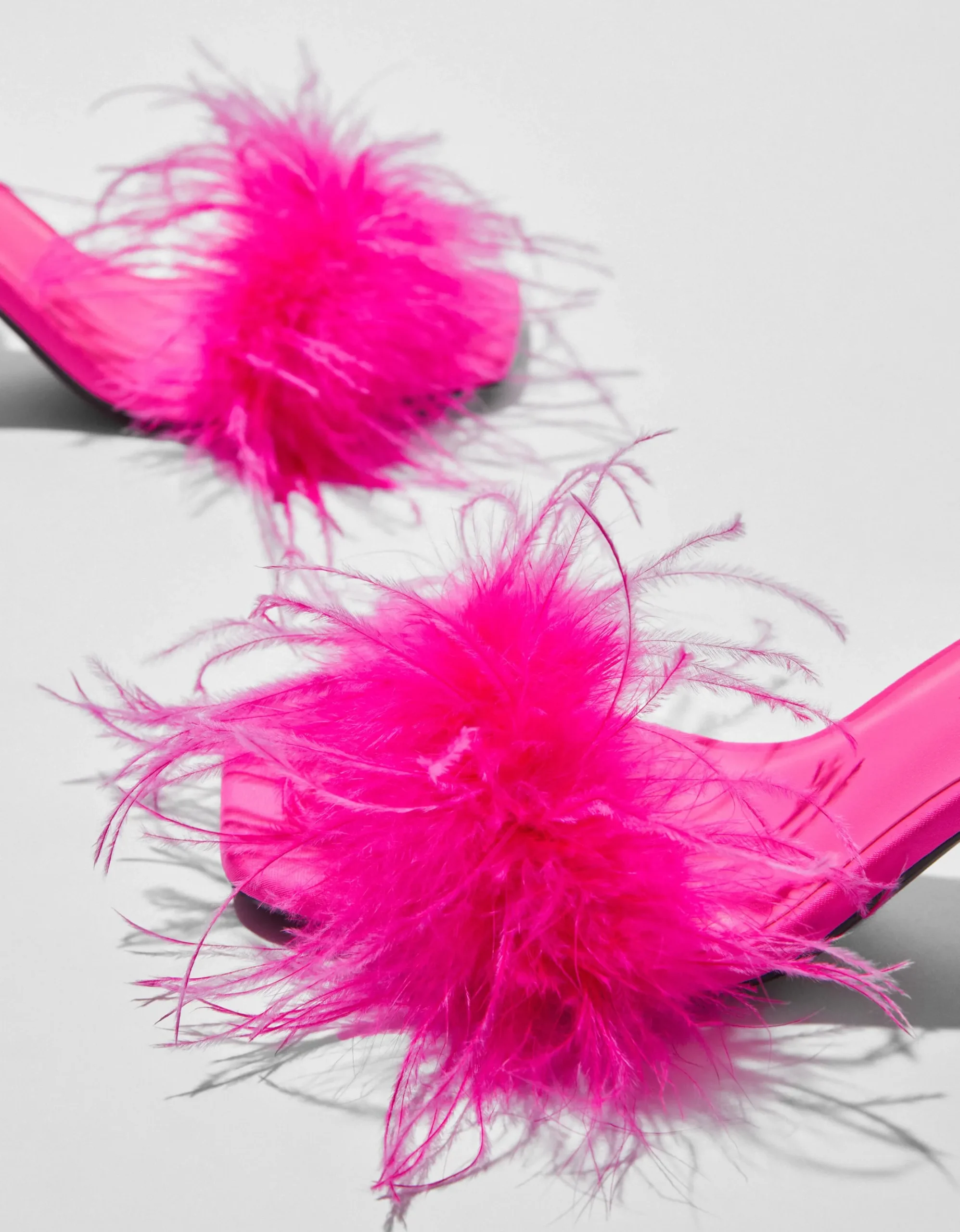 FEMME BERSHKA Party*Sandales talon plumes